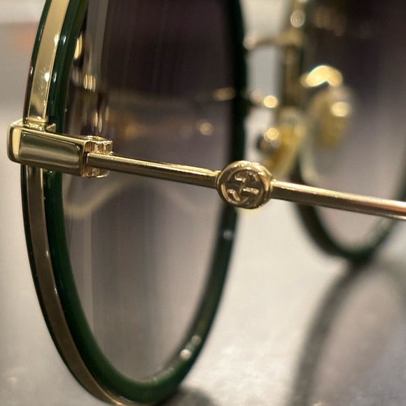 Gucci round green & red women’s sunglasses - Picture 12 of 15